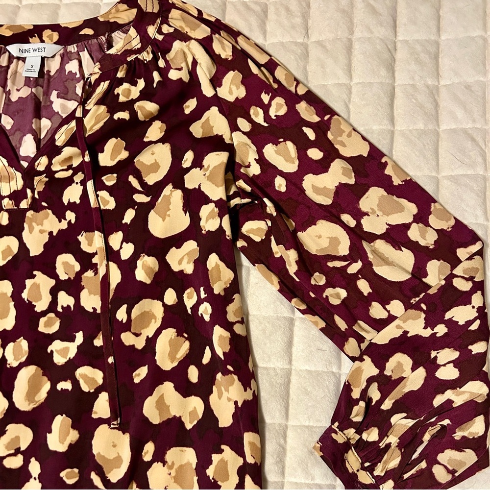 Nine West Long Sleeve V-Neck Printed Blouse in Plum Wild Leopard pattern - Picture 3 of 5